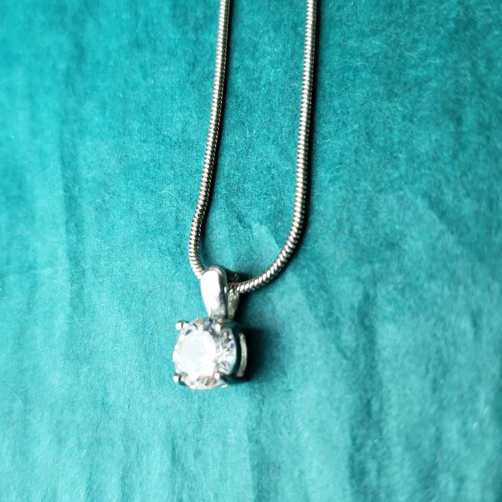 2/10$ Charming charlie white rhinestone solitaire